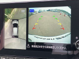 インテリジェント アラウンドビューモニター(移動物 検知機能付)空から見下ろしているかのような映像をディスプレイに映し出し、スムースな駐車をサポートします。