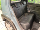 後部座席も気になるようなキズ・汚れやへたり等、大きなダメージはなく、良好な状態です。