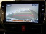 バックガイドモニターで、後方を確認しながら安心して駐車することができます。運転初心者も熟練者も必須の機能ですよ!