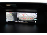 コンソールにあるカメラスイッチによりサイドカメラとフロントカメラの表示も可能!スイッチ切替により広角レンズを使用したフロントカメラを大きく表示も可能!左右の見通しの悪い場所で確認に使用します