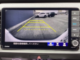 バックカメラも装備しております。車庫入れの苦手なお客様、もうご心配いりません。バックカメラがあれば、ぶつける心配無し?!重宝します!!