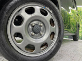 【純正15インチアルミホイール】外観にマッチした純正アルミホイールを装着しております。各種社外アルミホイールや、スタッドレスタイヤも取扱いしております。是非ご相談ください♪