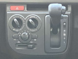 ■シフト周りです!エアコンは操作が簡単なマニュアル式です!
