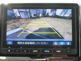 車庫入れ・駐車を安心サポート!バックカメラ装備です。