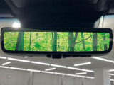 【デジタルインナーミラー】後席の大きな荷物や同乗者で後方が確認しづらい時でも安心!カメラが撮影した車両後方の映像をルームミラー内に表示。クリアな視界で状況の確認が可能です!