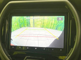 【バックカメラ】駐車時に後方がリアルタイム映像で確認できます。大型商業施設や立体駐車場での駐車時や、夜間のバック時に大活躍!運転スキルに関わらず、今や必須となった装備のひとつです!