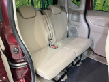 後部座席も気になるようなキズ・汚れやへたり等、大きなダメージはなく、良好な状態です。