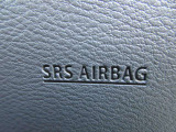 運転席にSRS二-エアバッグを採用 下肢の障害を軽減ことができます