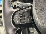 ステアリングにオーディオ操作スイッチが付いています。オーディオ画面に直接タッチしなくても操作が出来ますので、運転に集中できます。