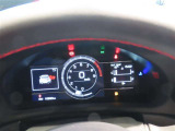 とっても見やすいメーターです。夜間時はラグジュアリーな気分にさせてくれる照明が魅力ですので、夜のドライブも楽しみになりますよ♪