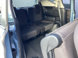 サードシートです!!ベンチシートになってますので、お二人の乗車ですとゆったり座って頂けますよ!!