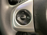 ステアリングにオーディオ操作スイッチが付いています。オーディオ画面に直接タッチしなくても操作が出来ますので、運転に集中できます。