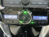 オートエアコン♪オートスイッチONで温度調節はクルマにおまかせ♪設定温度をキープし、常に快適な室温で過ごせます♪