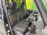 運転席シート廻りは使用感も少なく、良好な状態となっています。前オーナー様が丁寧に使っていたことがよくわかりますね。