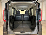 後席を折りたたむと軽自動車とは思えないほど広々としたラゲッジへと早変わり☆