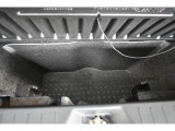 サブトランク付ですので洗車道具や工具の収納に便利です。