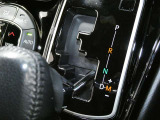 インパネシフトだから、足元のスペースが広々してゆったりしてます。