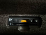 有料道路のレーン通過に便利なETC車載器を装着しています。ご利用にはセットアップが必要となります。