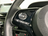 ステアリングにオーディオ操作スイッチが付いています。オーディオ画面に直接タッチしなくても操作が出来ますので、運転に集中できます。