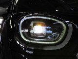 LEDオートヘッドライト&フォグライトを搭載しております。前方を明るく照らし夜間走行時に非常に重宝いたします。