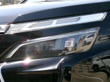 LEDヘッドライトで、明るさはもちろん省エネで環境にもやさしく、夜間の走行や悪天候でも安心です。しかも長寿命!