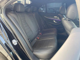 ●後部座席も気になるようなキズ・汚れやへたり等、大きなダメージはなく、良好な状態です。