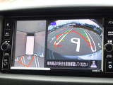 【アラウンドビューモニター&バックモニター】クルマを真上から見下ろしているかのような映像が表示され、周囲の状況がひと目で把握できるので、安心してスマートに駐車できます。駐車が苦手な方にオススメです!