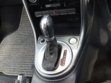 マニュアル操作も可能なATです。お好みでスポーティな走行も可能です