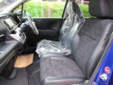 助手席も広々としています!!ロングドライブも楽々です♪☆ホンダオートディーラーホンダ専門店♪TEL06-6744-2222☆