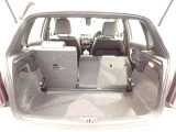ラゲージルームだって広々です!シートを倒して更にお荷物積めちゃいます♪