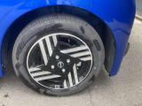 純正の14インチアルミホイール付きです。