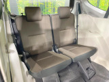 3列目シートはもちろん状態良好☆大人でもゆったりと座って頂けますので、大人数でのお出かけもラクラクです♪ご家族で、気の知れた仲間で、ドライブに行くのが楽しみですね♪