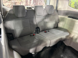 3列目シートはもちろん状態良好☆大人でもゆったりと座って頂けますので、大人数でのお出かけもラクラクです♪ご家族で、気の知れた仲間で、ドライブに行くのが楽しみですね♪
