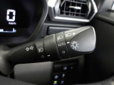 オートライト機能装備です!車外の明るさに応じて、自動的にライトの点灯・消灯をしてくれます♪