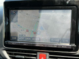 映像の鮮明なフルセグ対応の純正メモリーナビ。目的地まで道案内をしてくれるので安心して出かけられます。