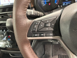 ステアリングにオーディオ操作スイッチが付いています。オーディオ画面に直接タッチしなくても操作が出来ますので、運転に集中できます。