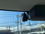 リアにもドライブレコーダーが装備されておりますのであおり運転など万が一の際も安心です。
