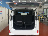 ラゲッジスペースは、日常において充分な広さを確保☆開口部も広く、積み下ろしもラクラクです♪♪
