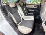 後部座席も気になるようなキズ・汚れやへたり等、大きなダメージはなく、良好な状態です。