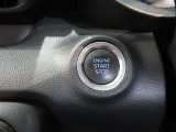 スマートキー装備車なので、キーを取り出さなくてもエンジン始動が可能です。