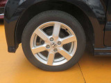 タイヤホイール(前)の画像です!知識と技術豊富な当店のベテランスタッフがお客様を全力でサポート致します!