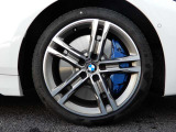 右前フロント 225/40R18