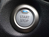 【プッシュスタート】キーが車内にあれば、エンジンの始動・停止はブレーキを踏んでスイッチを押すだけ!キーを取り出す手間を省き、ワンプッシュで操作するので簡単でスムーズ!