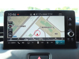 【ホンダコネクト対応ナビ】快適な操作性で、使える機能が満載!自動地図更新機能や24時間365日緊急サポート、スマートフォンを使ったドアロック解除・エンジン始動などといった便利な機能が搭載されています。