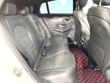 ●後部座席も気になるようなキズ・汚れやへたり等、大きなダメージはなく、良好な状態です。