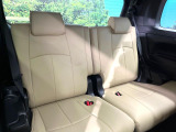 3列目シートはもちろん状態良好☆大人でもゆったりと座って頂けますので、大人数でのお出かけもラクラクです♪ご家族で、気の知れた仲間で、ドライブに行くのが楽しみですね♪