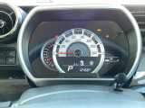 メーター周りもシンプルで視認性もバッチリ☆走行距離は入庫時のもので移動や試乗等により距離が増える可能性がございます。