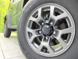 【純正15インチアルミホイール】外観にマッチした純正アルミホイールを装着しております。各種社外アルミホイールや、スタッドレスタイヤも取扱いしております。是非ご相談ください♪