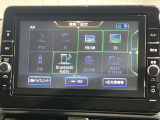 高性能で使いやすい日産純正ナビゲーションです。フルセグTVも鑑賞出来るしBluetooth機能付なのでお手持ちの携帯電話でハンドフリー通話も出来ます。