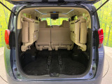普段のお買い物や通勤、送迎等に十分な荷室スペースを確保しております。セカンドシートを倒すと、大きな荷物の積載も可能です♪